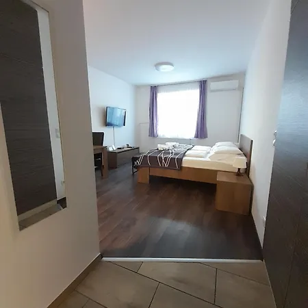 Apartmanhotel Corvin 4*