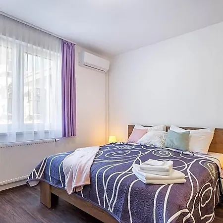 Aparthotel Corvin 4*