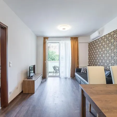 Corvin Aparthotel 4*