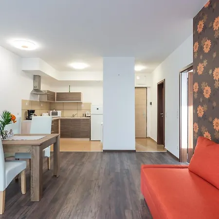 Aparthotel Corvin 4*